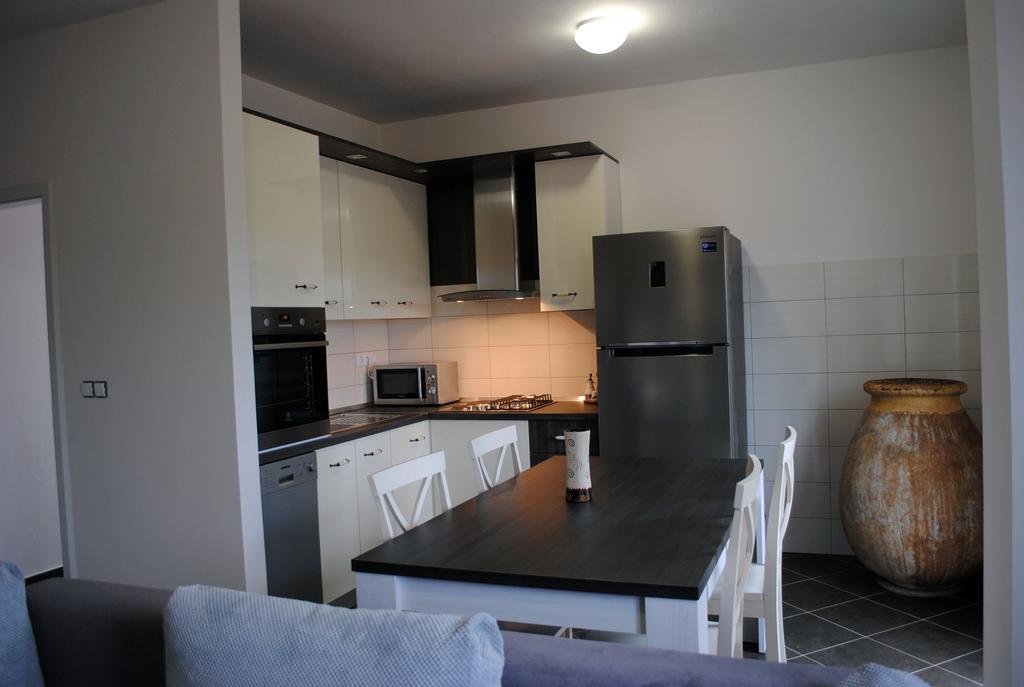 Ante Carov Apartment Verunić エクステリア 写真
